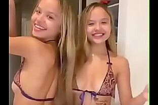 Real Twins Going Crazy on Cam 60 sec