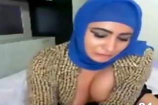 hijab Arab girl webcam fuck porn on