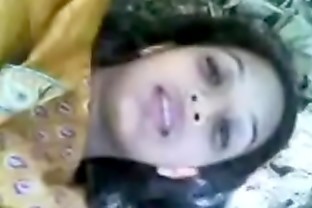 VID-20190502-PV0001-Andhra (IAP) Telugu 26 yrs old unmarried girl fucked by her 29 yrs old unmarried lover secretly in forest sex porn video